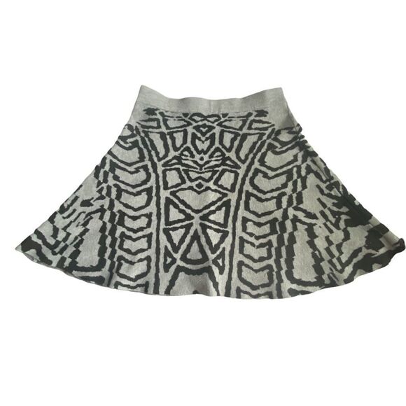 Romeo + Juliet Knit Skirt S - Picture 2 of 7